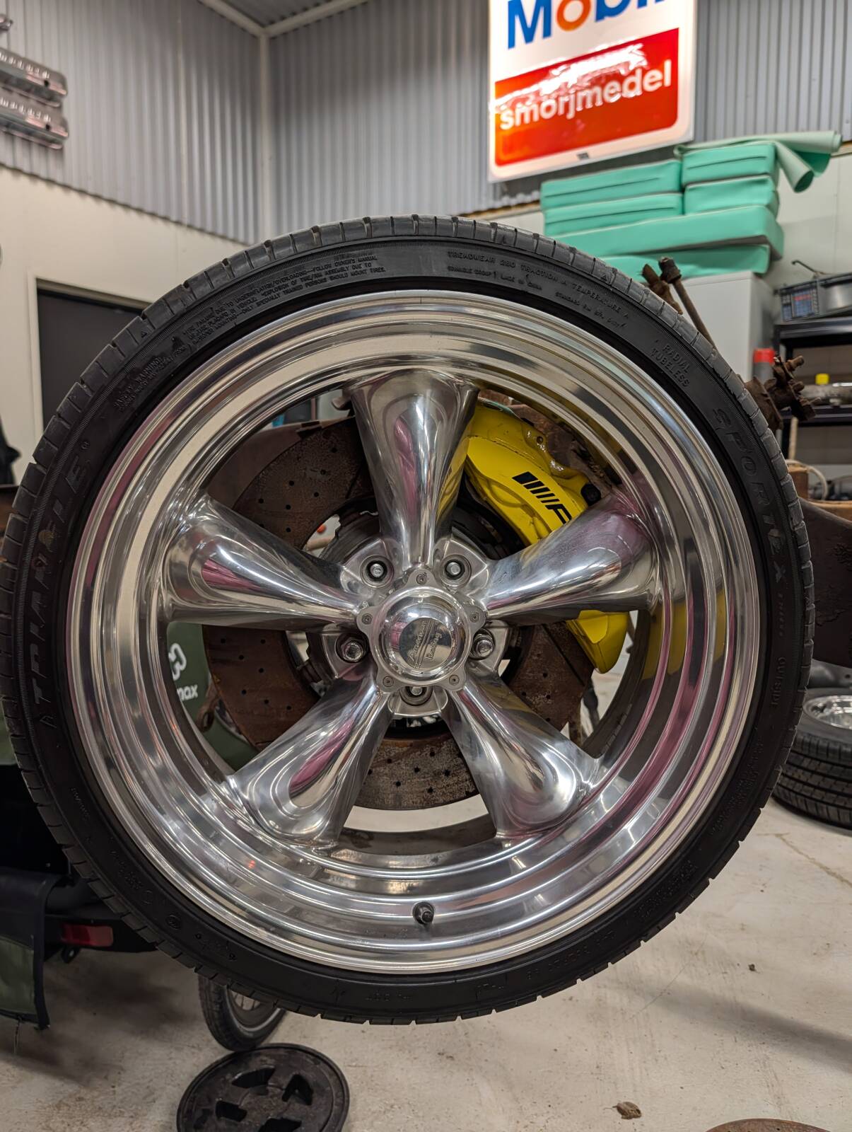 https://www1.garaget.org/gallery/images/149/148361/148361-f99fbd6f6fdbbdd1e682c4a76b4be0df.jpg