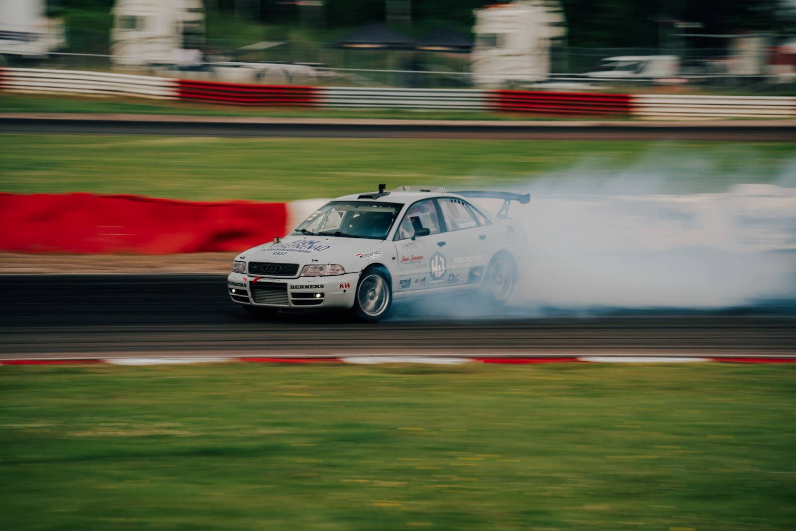 https://www1.garaget.org/gallery/images/174/173327/173327-ad2b4f8072bc9b383fa23655a6234adb.jpg