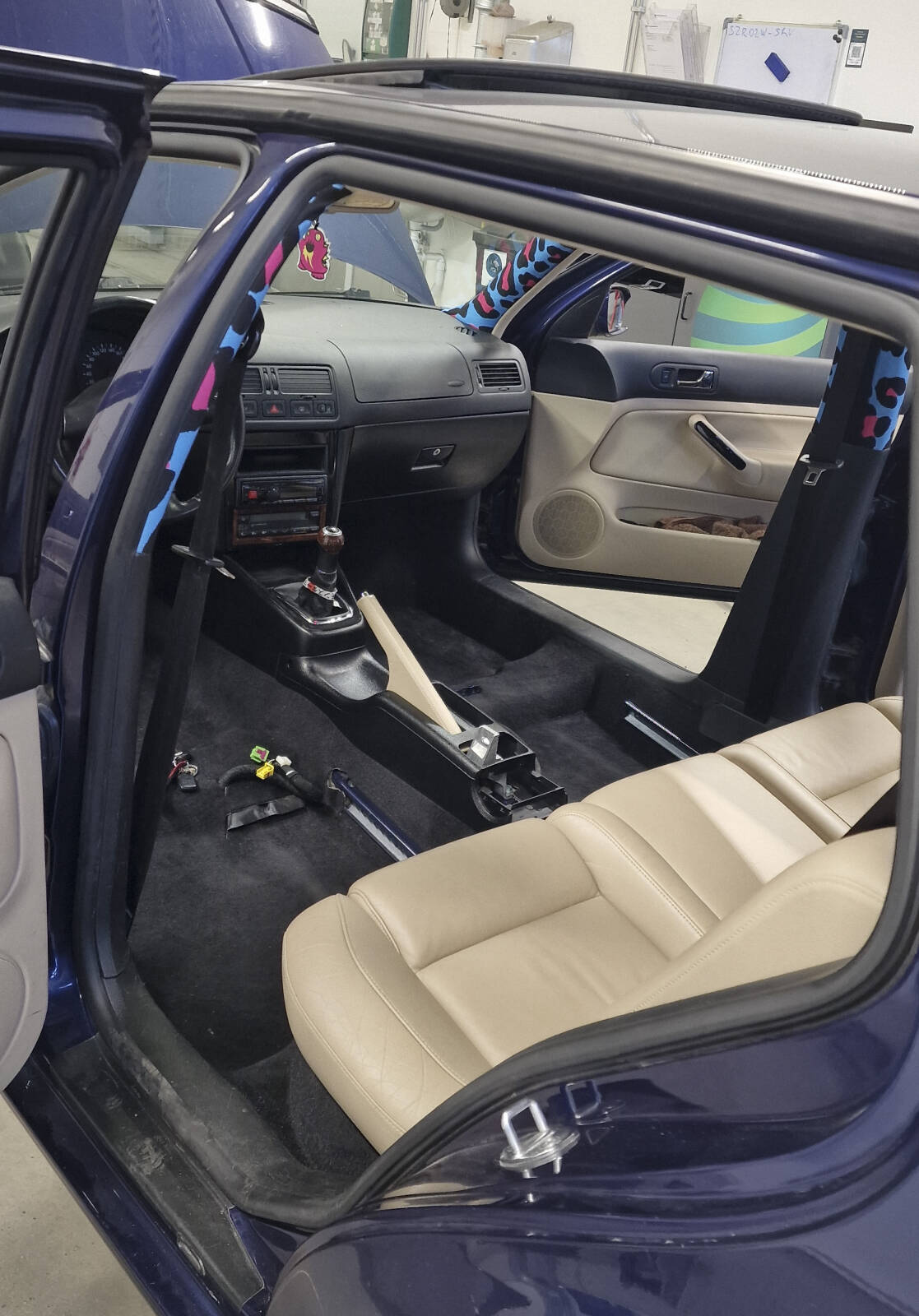 https://www1.garaget.org/gallery/images/200/199082/199082-22d73f4f250365cedb3c313e408aa161.jpg