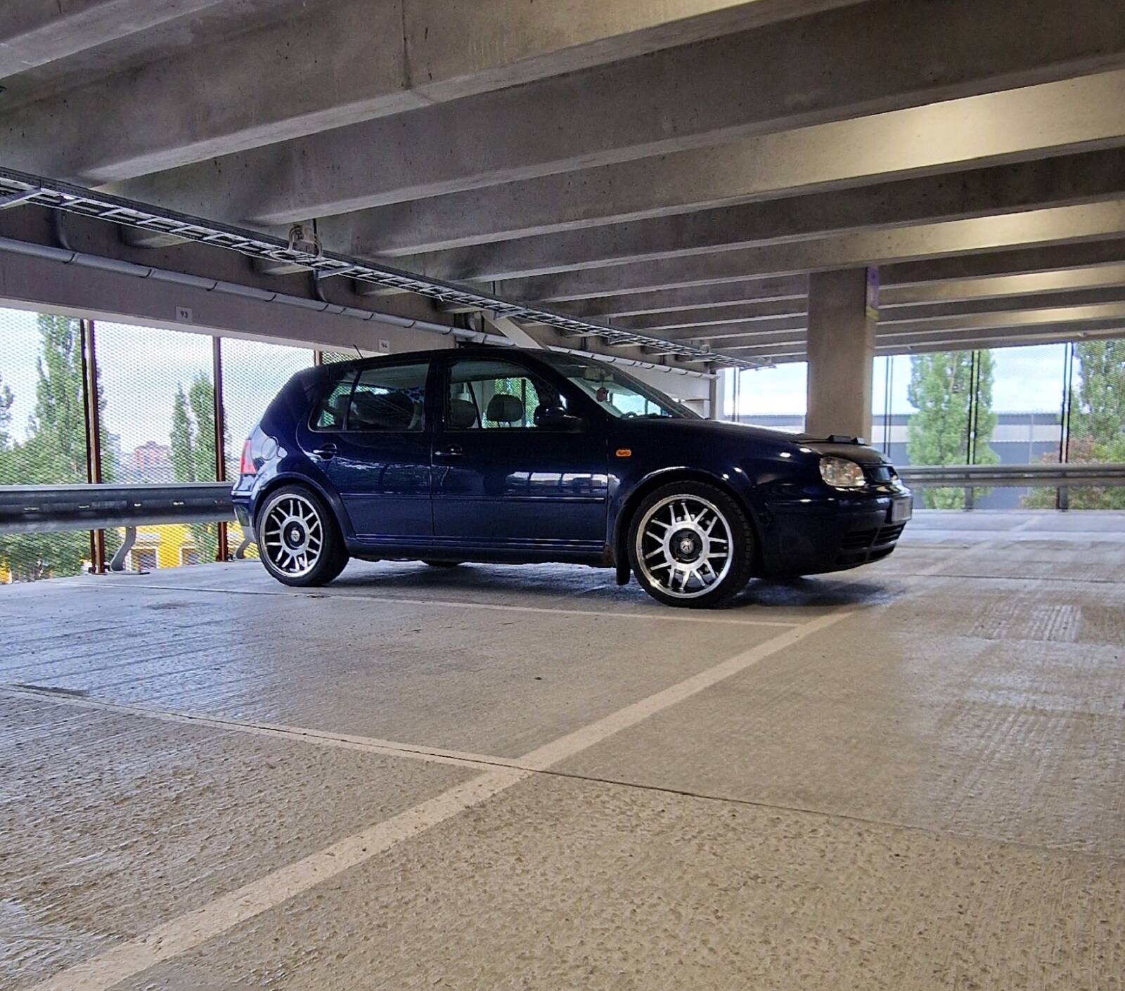 https://www1.garaget.org/gallery/images/200/199082/199082-41f3b8511c6d8778dcb104e905eaa713.jpg