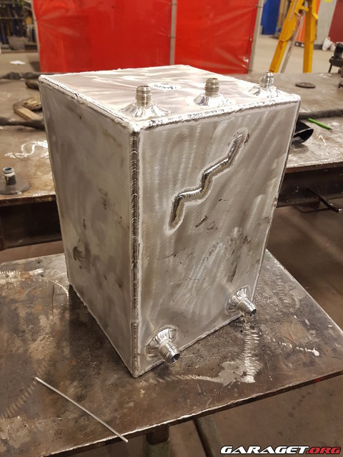 https://www1.garaget.org/gallery/images/211/210725/210725-f5ac065fbff662bf69666fd0991c7be3.jpg