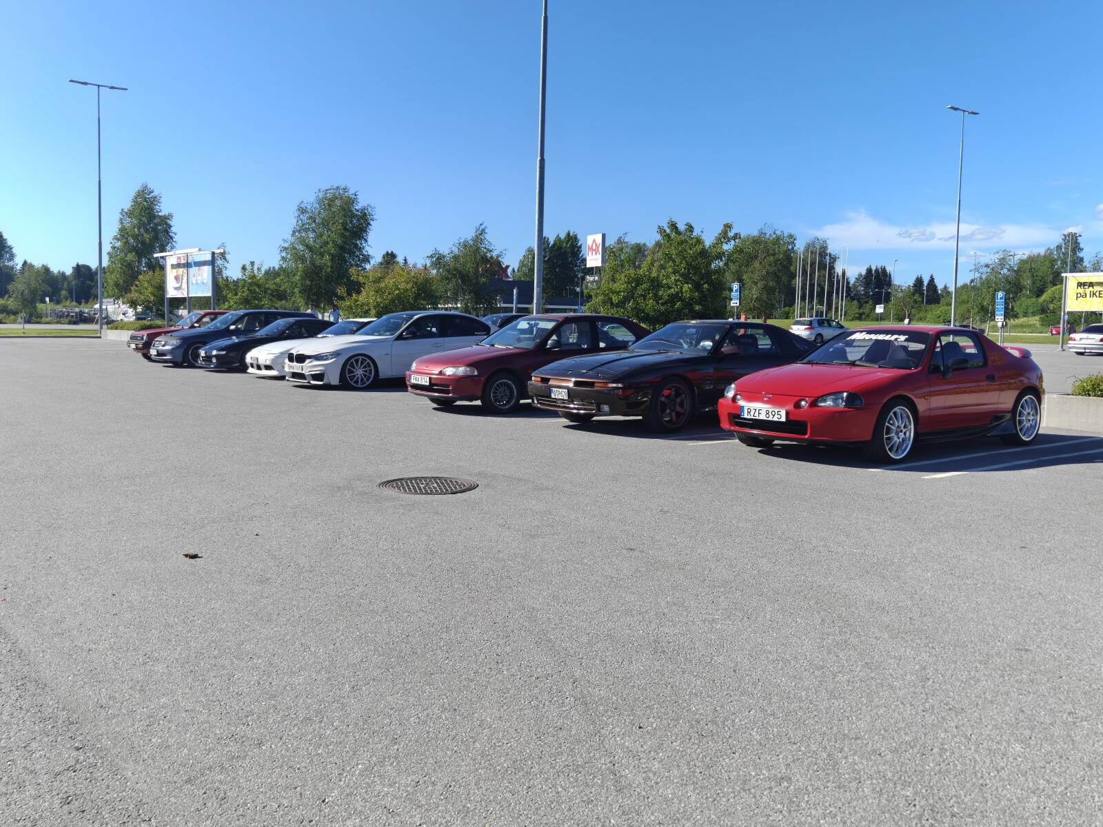 https://www1.garaget.org/gallery/images/214/213660/213660-84e02bee1e72b5808140c1daf2b8d7c3.jpg
