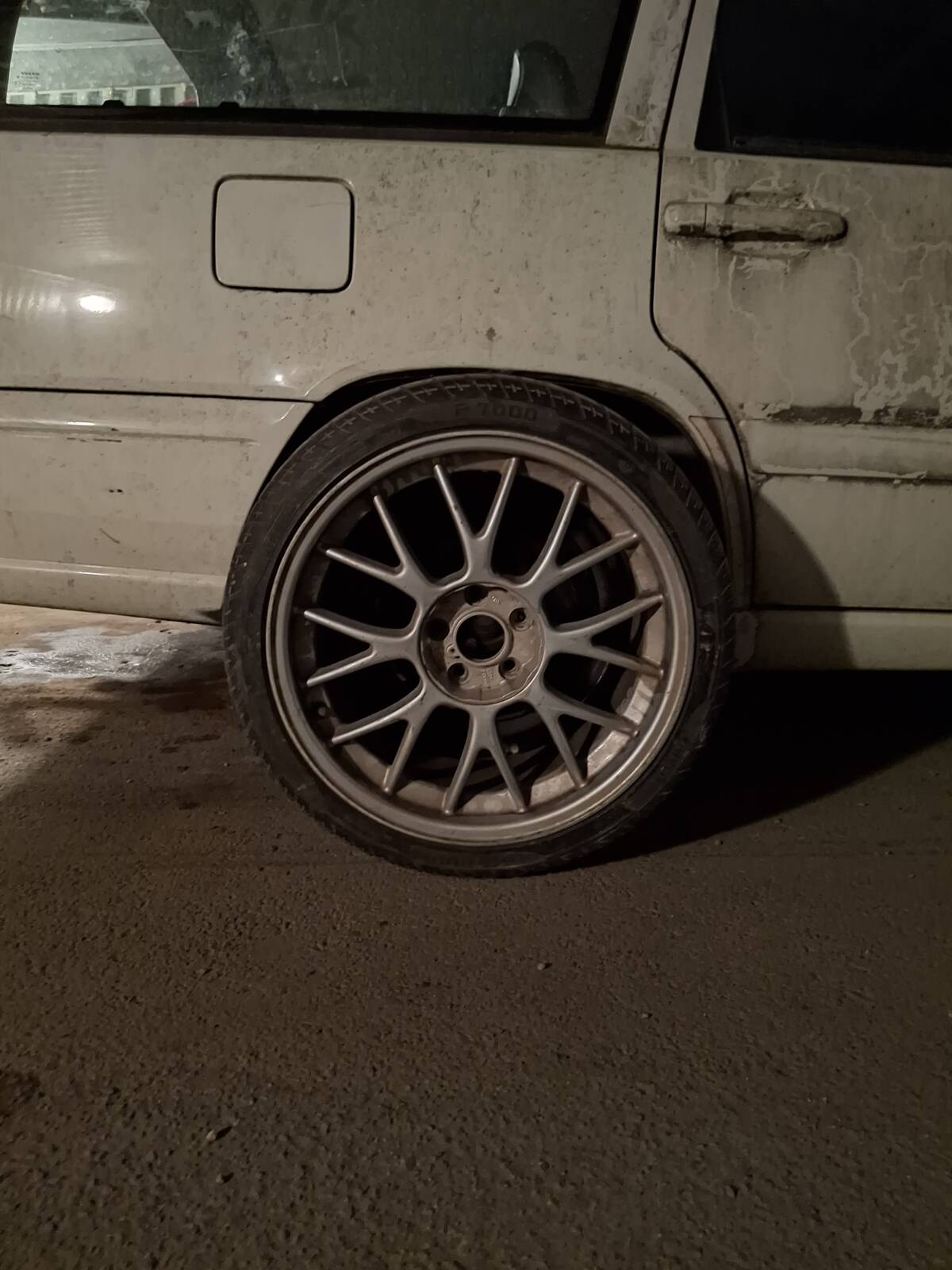 https://www1.garaget.org/gallery/images/219/218143/218143-6988916fd6d6f6b0693fff1368c8b342.jpg