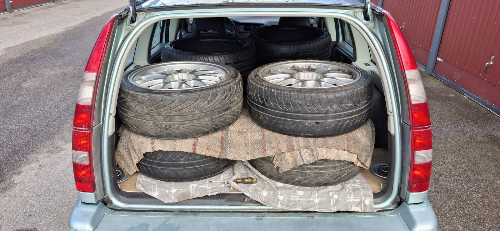 https://www1.garaget.org/gallery/images/219/218143/218143-73bfa905282b0b14c2694526fb443cb6.jpg