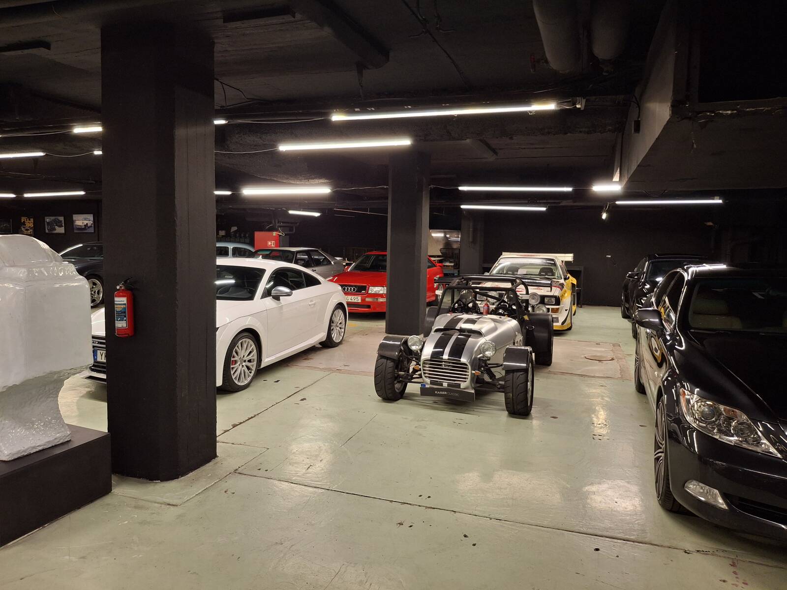 https://www1.garaget.org/gallery/images/219/218143/218143-933bd886c13b2c065cc24598186cc869.jpg
