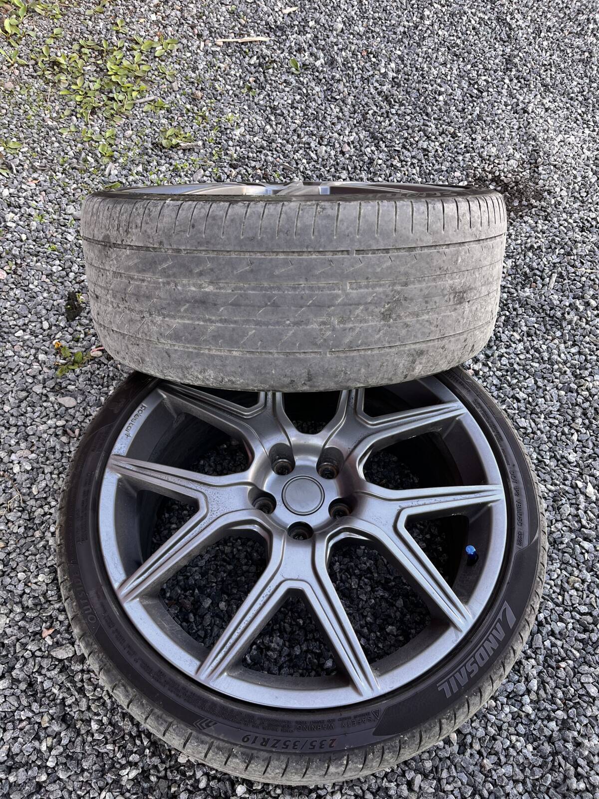 https://www1.garaget.org/gallery/images/244/243180/243180-32877be25ba77fe6f04e347400c93914.jpg