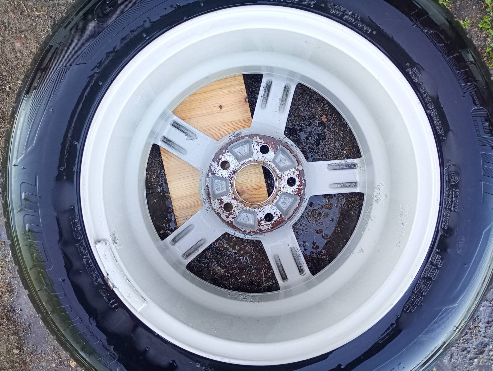 https://www1.garaget.org/gallery/images/254/253132/253132-369695f4e39c19aabaae6cbece79fc1e.jpg