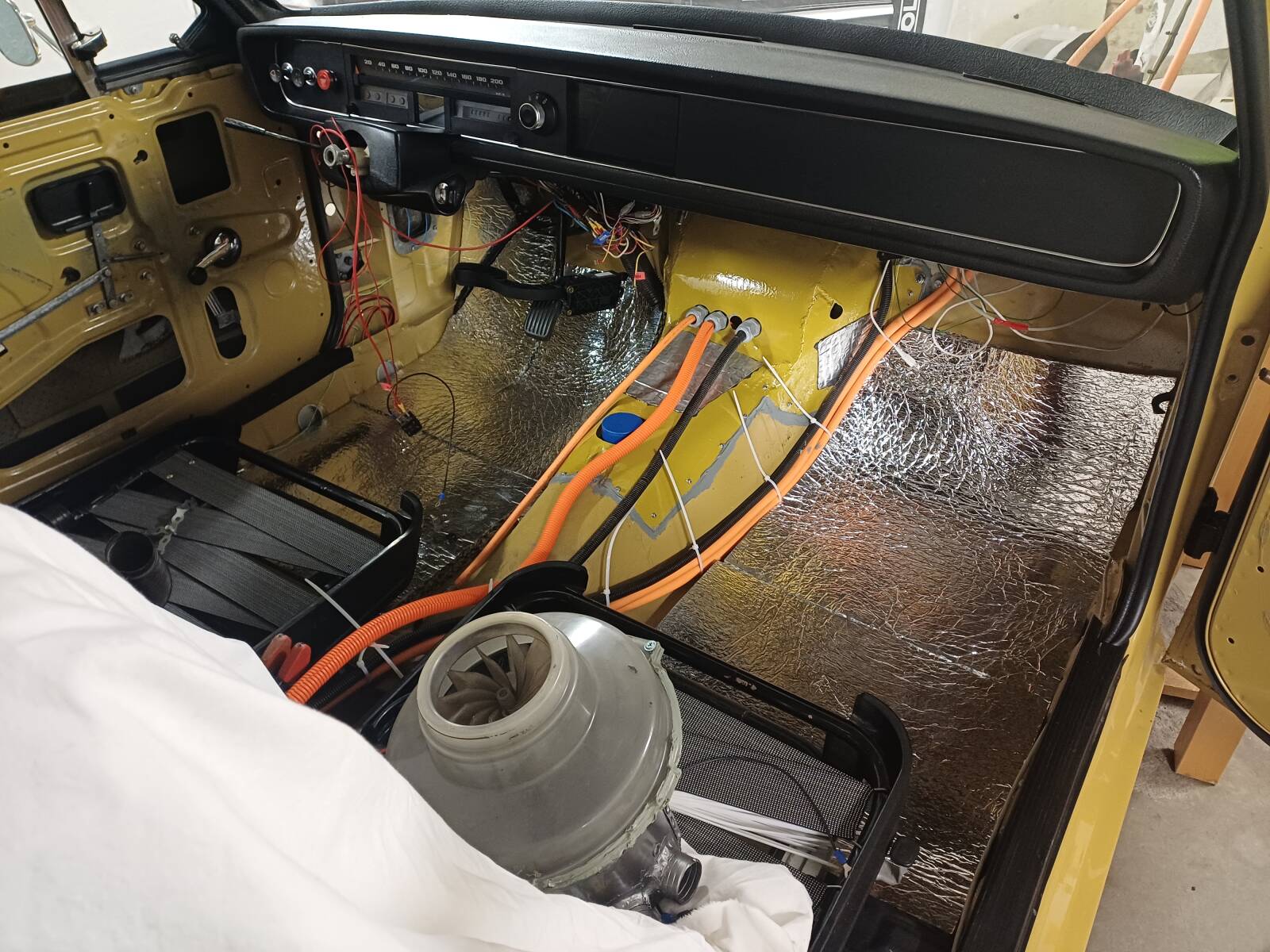 https://www1.garaget.org/gallery/images/9/8461/8461-10f872f5ed2dba72b52a2e06be1875b0.jpg