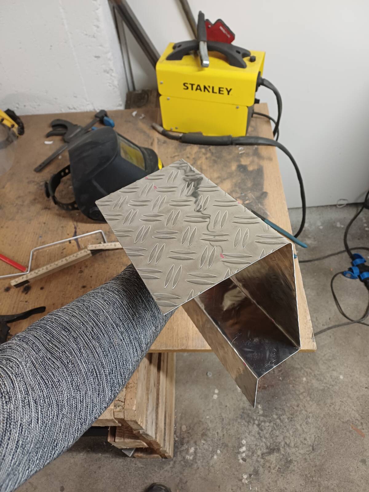 https://www1.garaget.org/gallery/images/9/8461/8461-ab2c02ca7ee75f2cb896d0e6ec54ea83.jpg